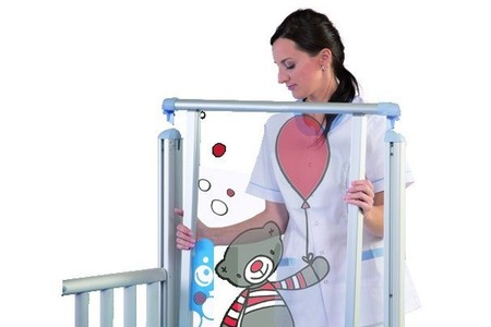PRÍSTUP K PACIENTOVI - ODNÍMATEĽNÉ ČELÁ LÔŽKA